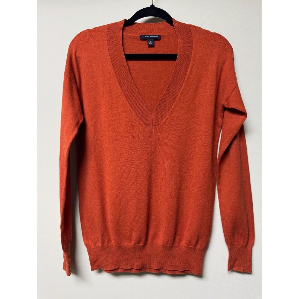 VTG -  BANANA REPUBLIC Silk/Cotton/Wool/Cashmere Rust V-Neck Sweater, Sz S